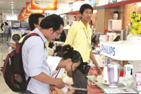 Thị trường hàng điện tử Việt Nam: Ngoại “lấn sân”nội