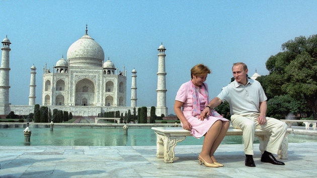Hình ảnh ông Putin và vợ khi còn sát cánh bên nhau