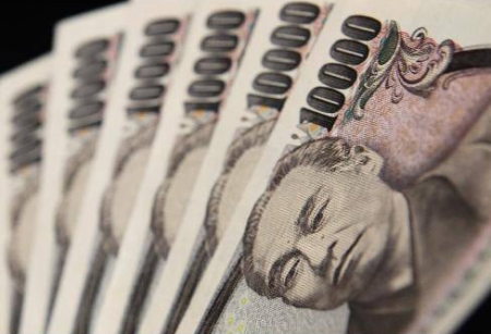 Nhật Bản bơm thêm 10.000 tỷ yên kích thích kinh tế