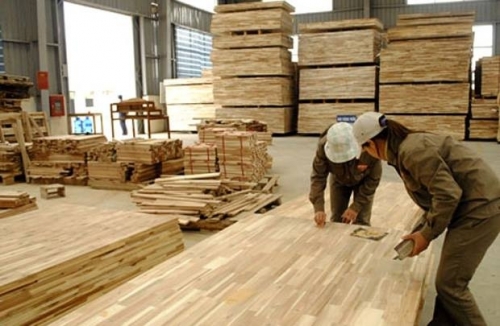 Ngành gỗ xuất khẩu: Doanh nghiệp nội vẫn chịu lép vế