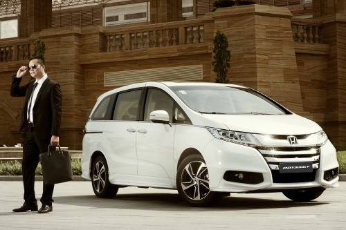 Honda Việt Nam: Giảm giá Accord và khuyến mãi cho Odyssey