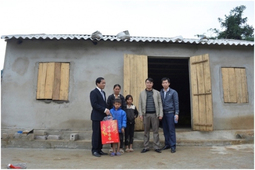 Ngành Ngân hàng Quảng Ninh hỗ trợ xây nhà ở cho hộ nghèo