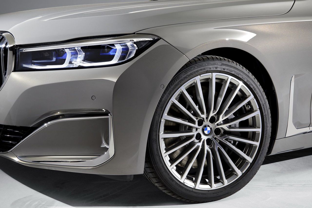 https://cdn.thoibaonganhang.vn/stores/news_dataimages/thanhlm/012019/18/08/482d83a2-2019-bmw-7-series-08-10430320190118085640.8581230.jpg