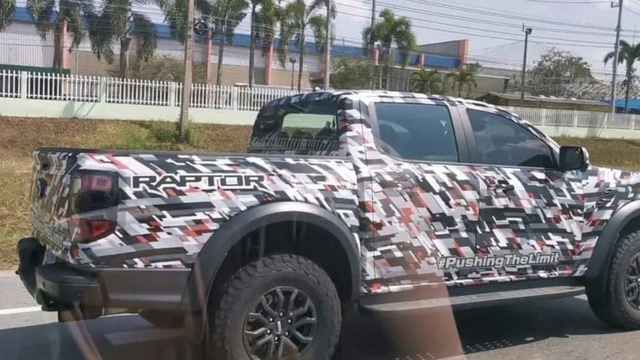 Ford Ranger Raptor 2022 bất ngờ xuất hiện tại Đông Nam Á