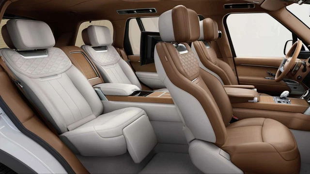 Range Rover SV 2023 có giá gần 24 tỷ đồng