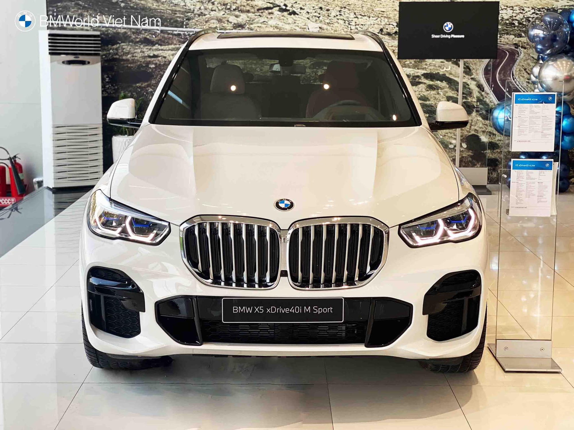 Xe BMW tiếp tục giảm giá bán