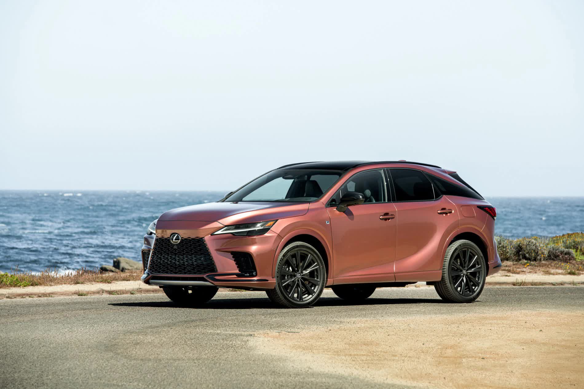 Lexus RX 2023 có giá từ 3,43 tỷ đồng tại Việt Nam