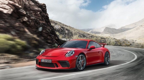 Porsche 911 GT3 có giá xấp xỉ 11 tỷ đồng
