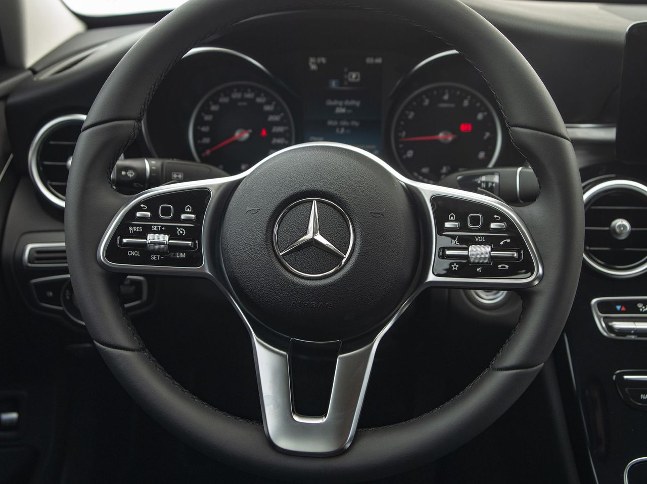 mercedes benz c180 amg gia 1499 ty dong co gi