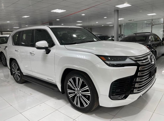 https://cdn.thoibaonganhang.vn/stores/news_dataimages/thanhlm/032022/08/09/lexus-lx-600-luxury-duoc-chao-ban-voi-gia-105-ty-dong-59-.8037.jpg