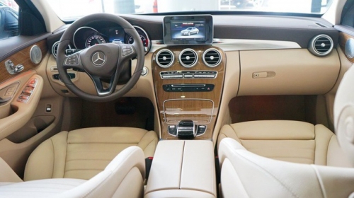 Mercedes-Benz C-Class thêm nâng cấp, giá không đổi