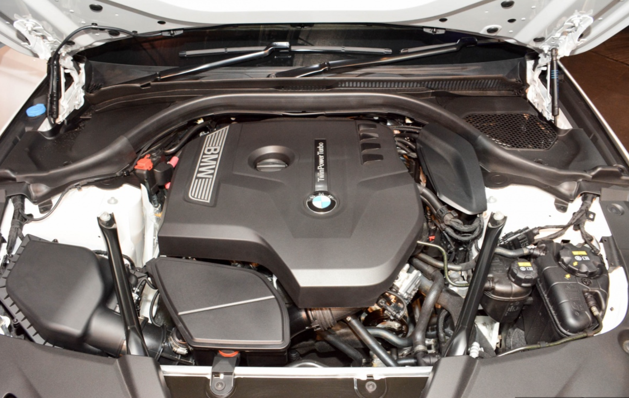 BMW 5-Series LCI 2021 giá từ 2,5 tỷ đồng có gì?