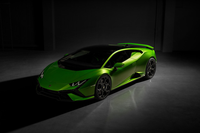 https://cdn.thoibaonganhang.vn/stores/news_dataimages/thanhlm/042022/13/09/ra-mat-lamborghini-huracan-tecnica-10-.8958.jpg