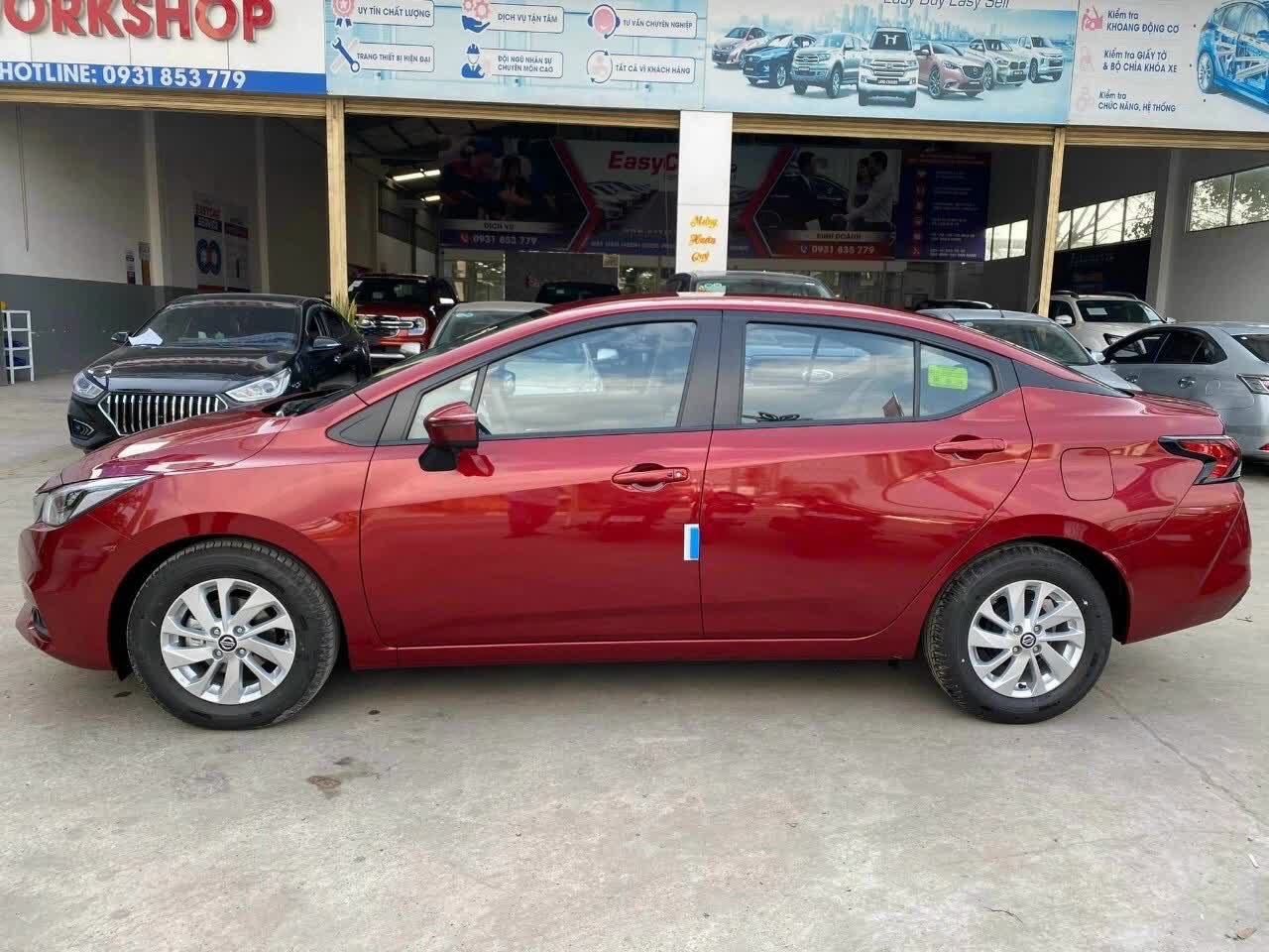 Giá Nissan Almera giảm mạnh