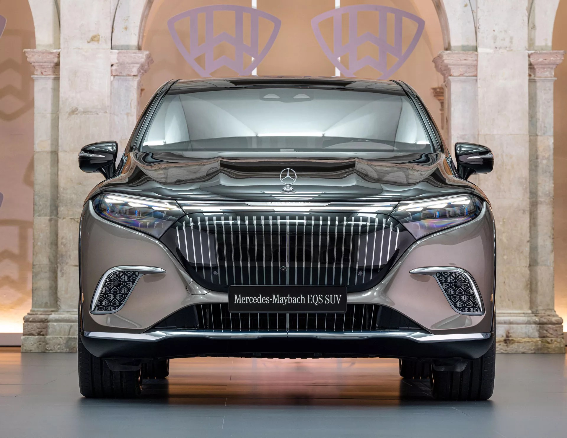 Ra mắt Mercedes-Maybach EQS 680 2024