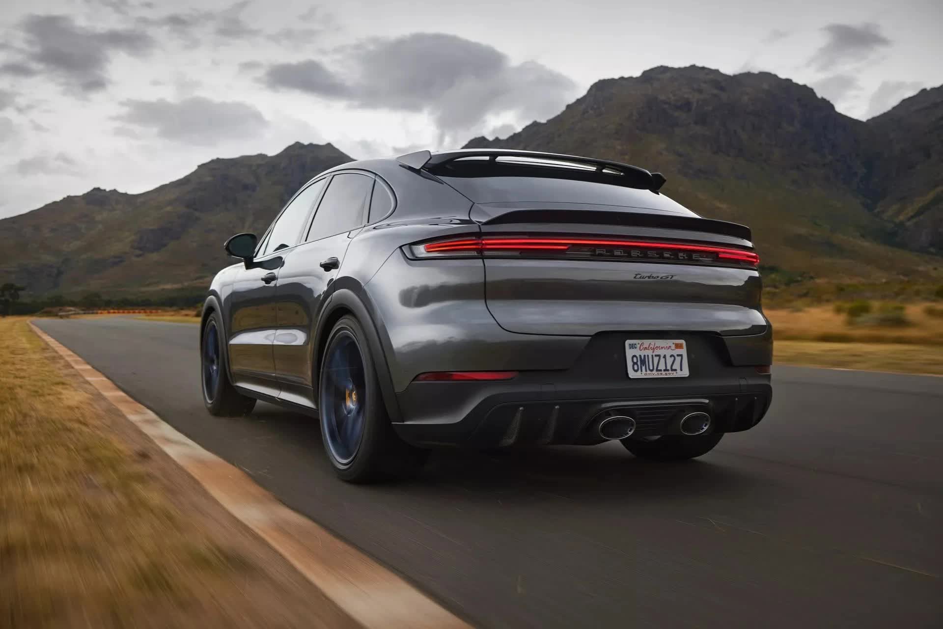 porsche cayenne 2024 co gia khoi tu khoang 18 ty dong