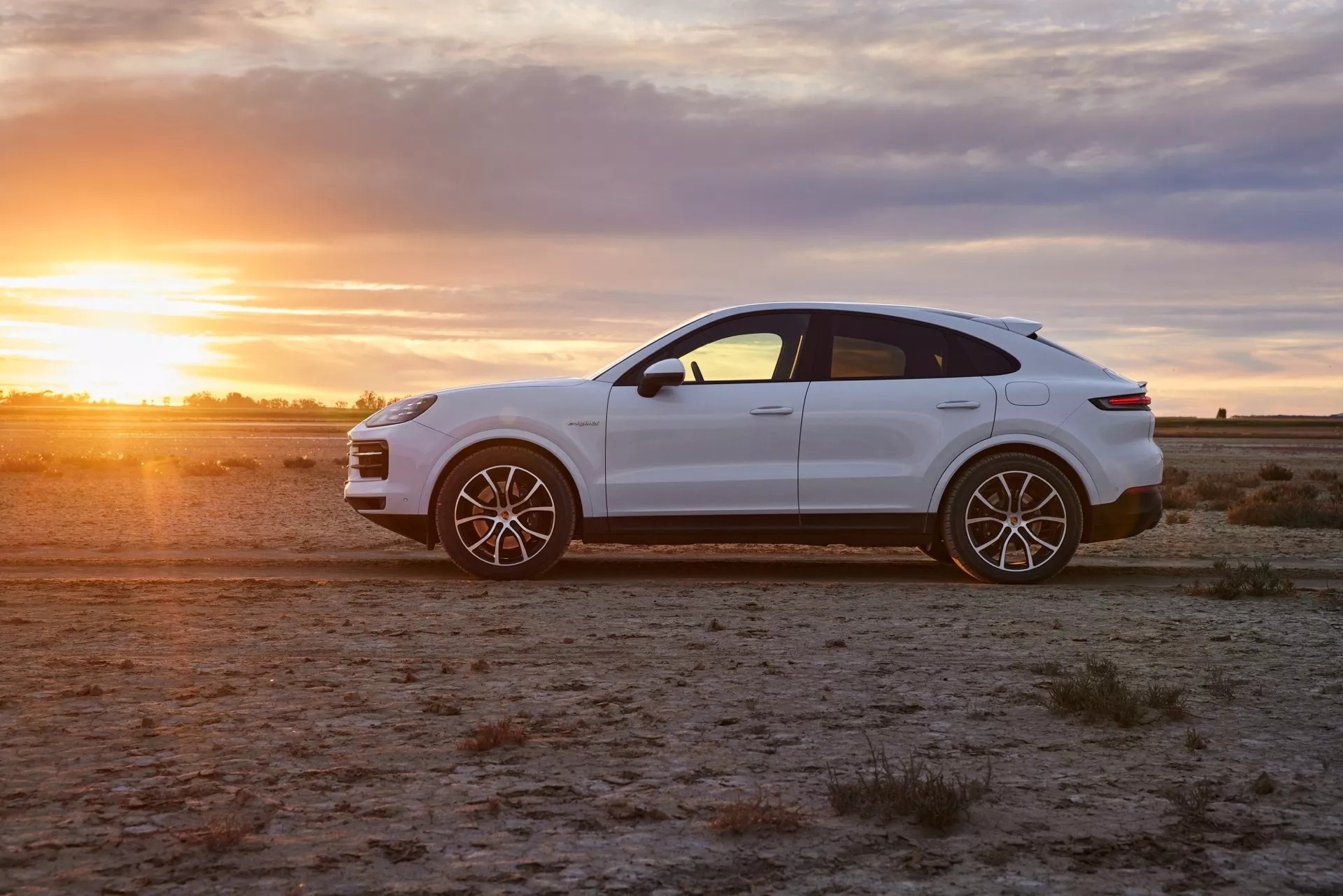 porsche cayenne 2024 co gia khoi tu khoang 18 ty dong