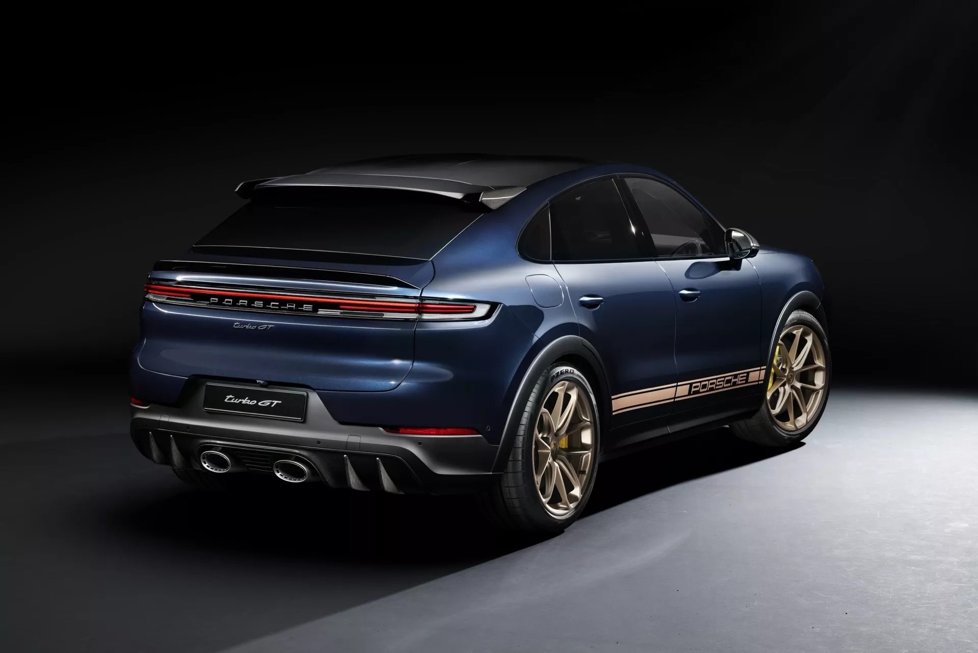 porsche cayenne 2024 co gia khoi tu khoang 18 ty dong