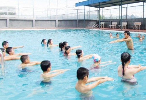 Băn khoăn chứng chỉ bơi cho học sinh