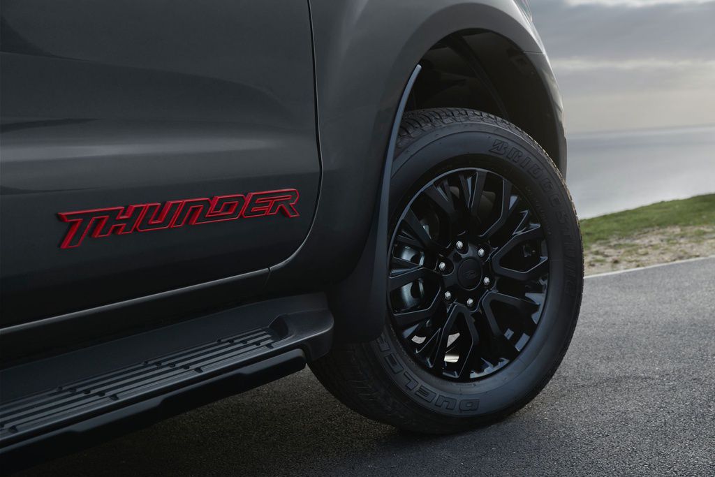 Ford ra mắt Ranger Thunder phiên bản giới hạn