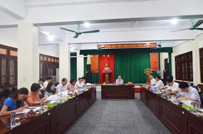 Phó Thống đốc Đào Minh Tú làm việc với NHNN chi nhánh tỉnh Sơn La