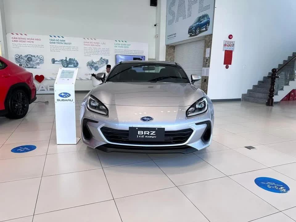 gia ban subaru brz giam manh