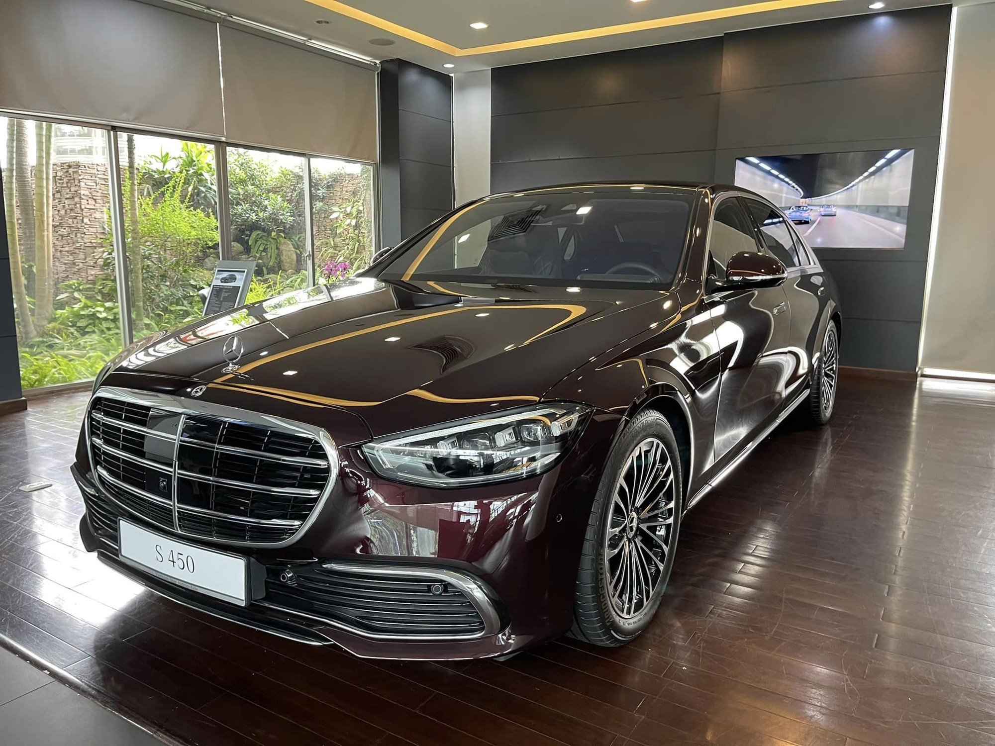 mercedes benz s class giam gia manh