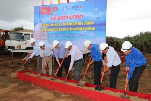 BIDV tài trợ xây dựng cột cờ Tổ quốc tại đảo Phú Quý