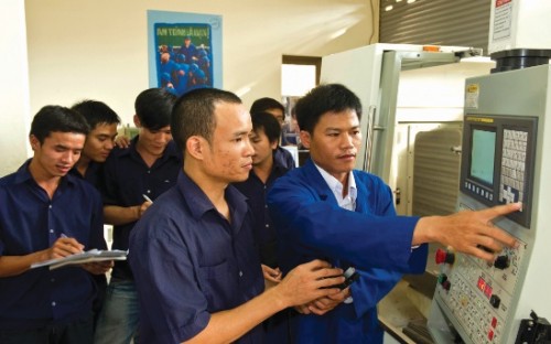 AEC với thị trường lao động Việt Nam: Cơ hội lớn, thách thức nhiều