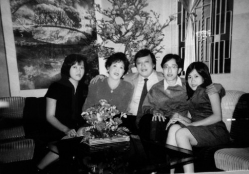 Hưởng ứng ngày Gia đình Việt Nam: Tình yêu theo suốt cuộc đời
