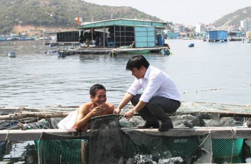 Niềm vui trên xã đảo Cam Bình