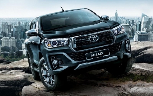 Toyota Hilux phiên bản 2018 có giá từ 695 triệu đồng