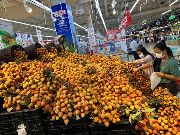 Central Retail triển khai chương trình kích cầu tiêu thụ vải thiều mùa vụ 2021