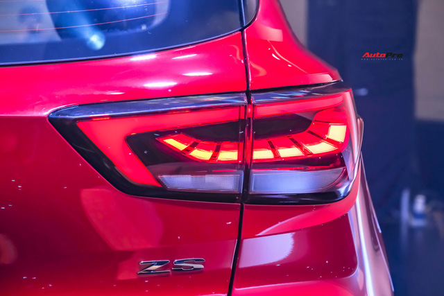 MG ZS 2021 lần đầu giảm giá, bản tiêu chuẩn chỉ từ 504 triệu đồng