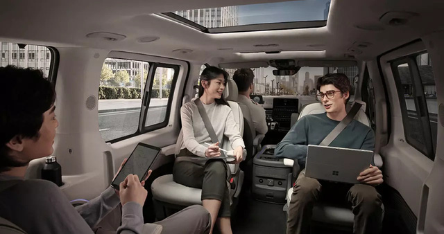 Hyundai Staria ra mắt tại Thái Lan, giá quy đổi từ 1,22 tỷ đồng