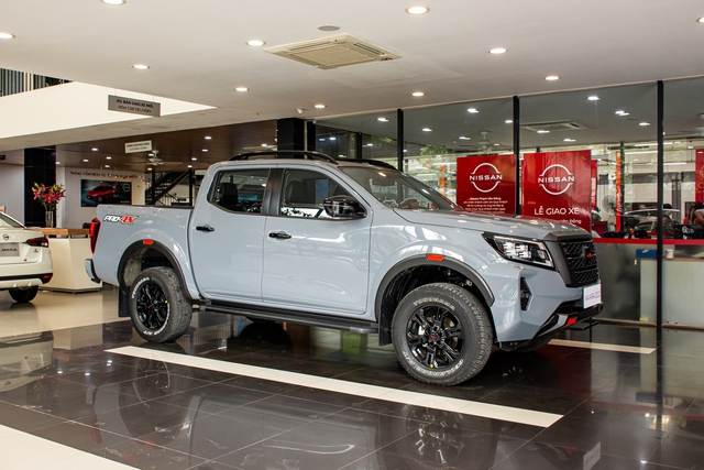 https://cdn.thoibaonganhang.vn/stores/news_dataimages/thanhlm/072022/15/09/nissan-navara-2022-chot-gia-tu-945-trieu-dong-tai-viet-nam-38-.8366.jpg