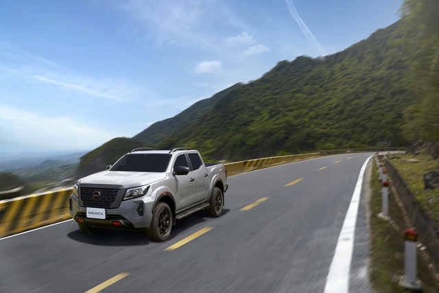 https://cdn.thoibaonganhang.vn/stores/news_dataimages/thanhlm/072022/15/09/nissan-navara-2022-chot-gia-tu-945-trieu-dong-tai-viet-nam-39-.5700.jpg