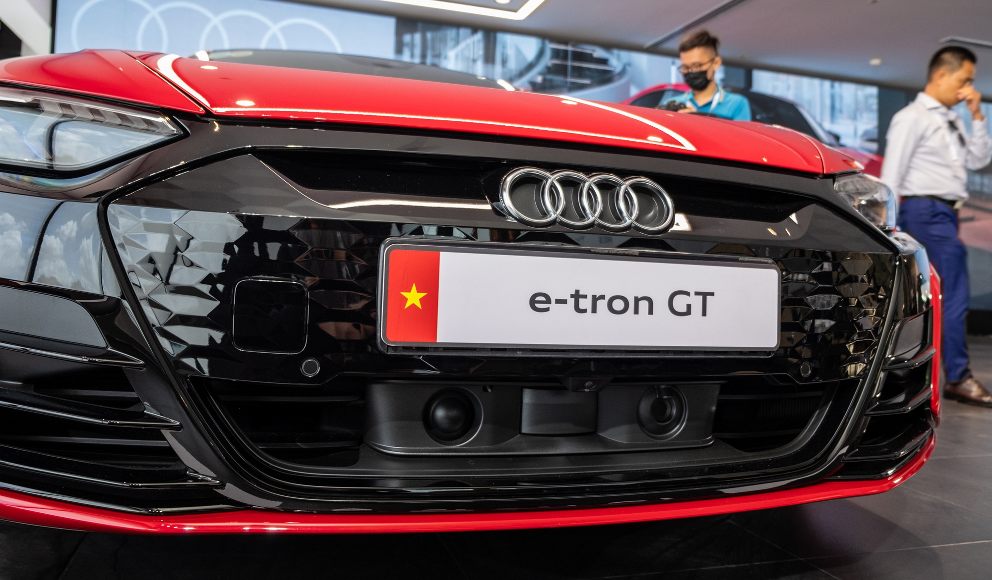 https://cdn.thoibaonganhang.vn/stores/news_dataimages/thanhlm/072022/19/08/audi-e-tron-gt-ra-mat-voi-gia-tu-52-ty-dong-40-.4473.jpg