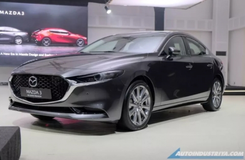 Mazda3 2019 có giá từ 572 triệu đồng