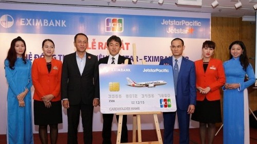 Bay giá rẻ với thẻ Jetstar - Eximbank JCB