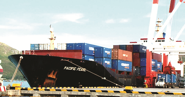 TP.HCM: Xuất khẩu vẫn tăng, kinh tế đang khôi phục dần