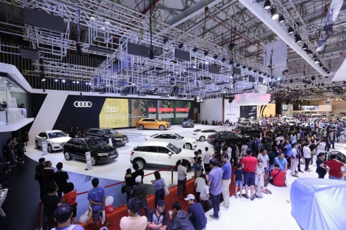 Hơn 880 xe nhận được đặt hàng và bán ra tại triển lãm VMS 2018