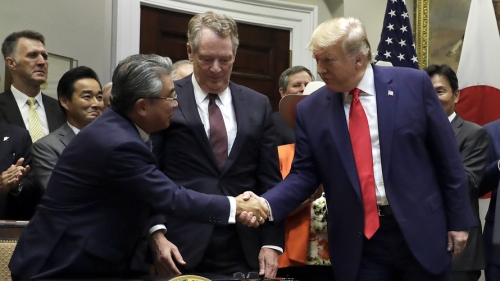 Mỹ ký thỏa thuận thương mại hạn chế với Nhật Bản