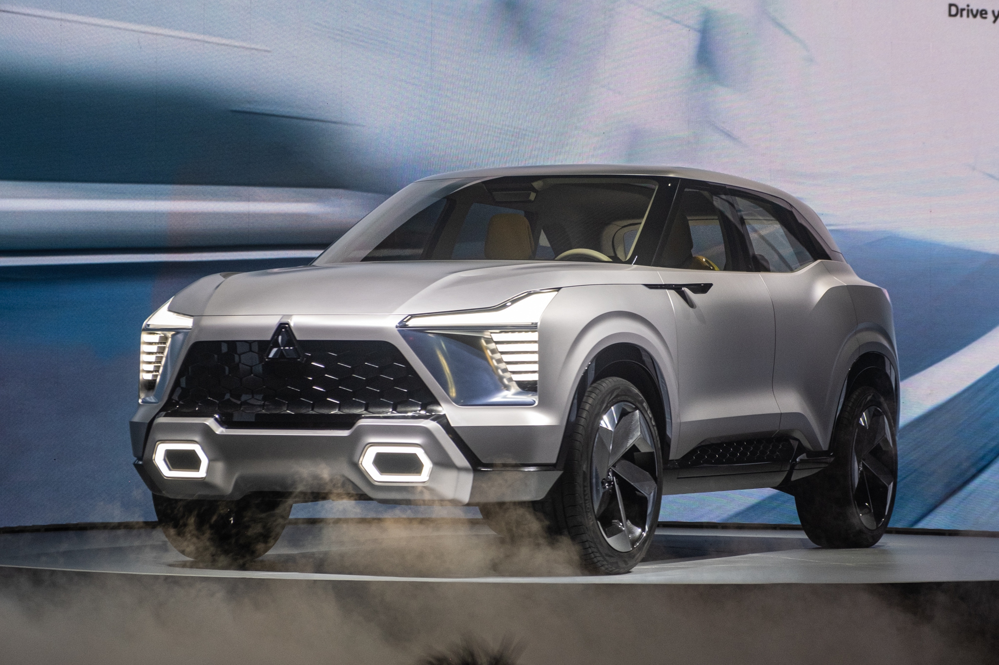 Mitsubishi XFC Concept ra mắt tại Việt Nam