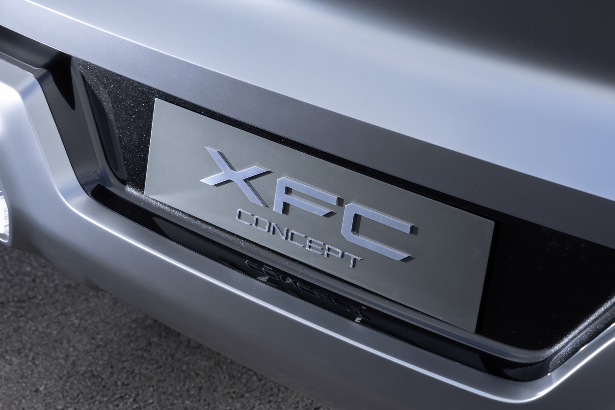 Mitsubishi XFC Concept ra mắt tại Việt Nam