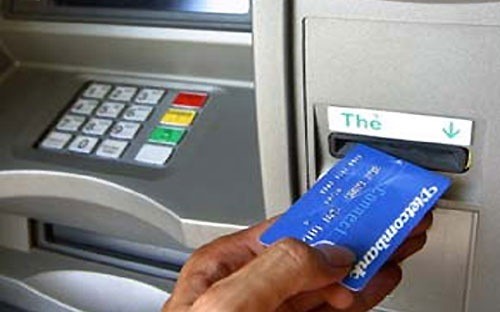 Vietcombank ngừng giao dịch chuyển tiền đến tài khoản của người nước ngoài