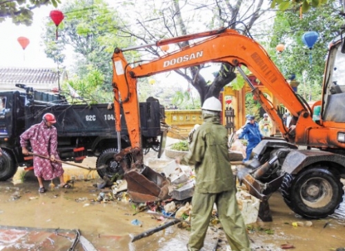 Hội An khẩn trương khắc phục lũ lụt phục vụ APEC