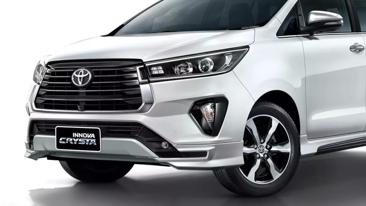 Toyota Innova Crysta 2021 bản máy dầu có gì?