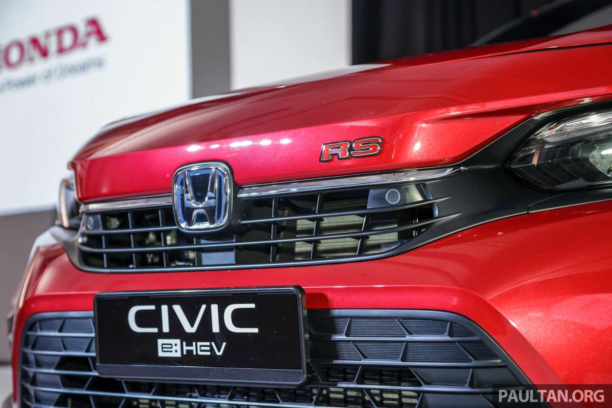 Honda Civic bản hybrid có giá khoảng 900 triệu đồng