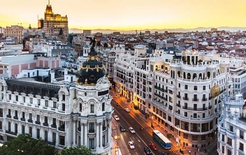 Tây Ban Nha đua tranh với các trung tâm tài chính châu Âu
